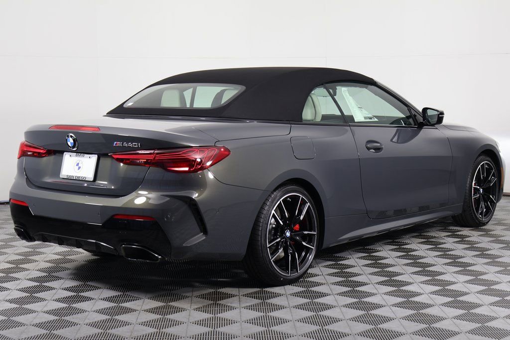 New 2026 BMW M440i Convertible w/ Premium Package RWD image 2