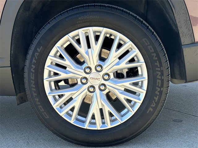 Used 2024 GMC Acadia Elevation image 9