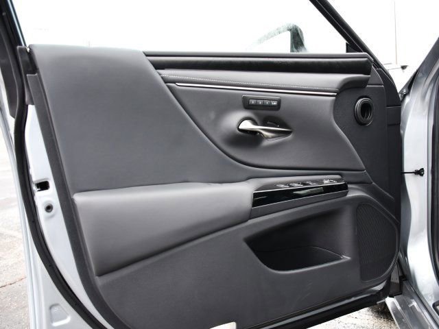 New 2025 Lexus ES 350 w/ Premium Package image 10