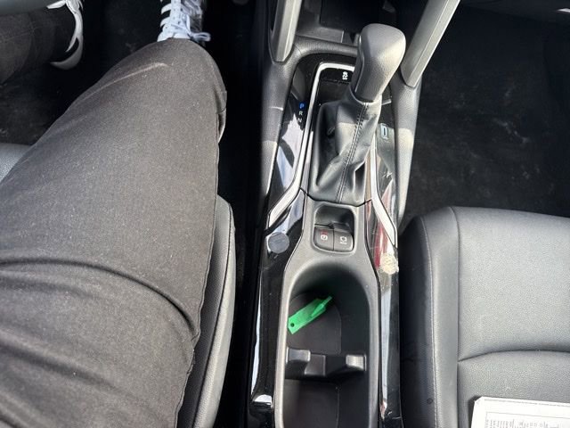 Used 2025 Toyota Corolla Cross XLE image 18