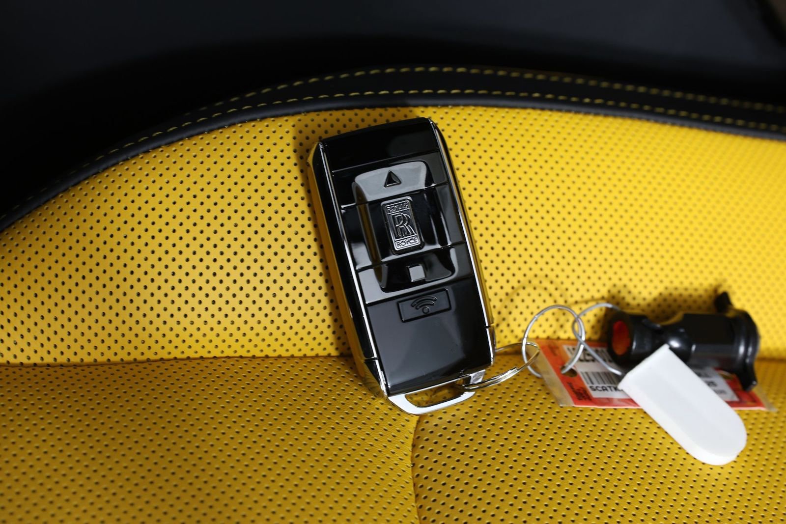 New 2025 Rolls-Royce Spectre Black Badge image 36