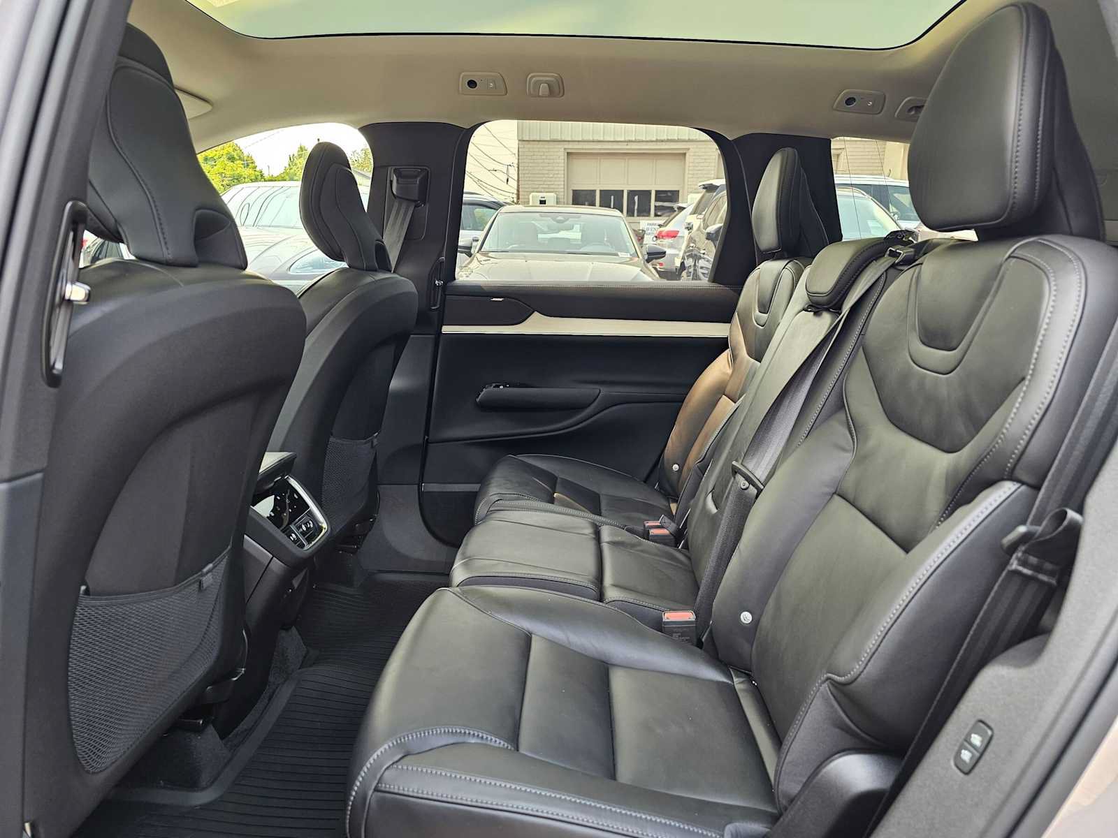 New 2026 Volvo EX90 Ultra AWD/4WD image 18
