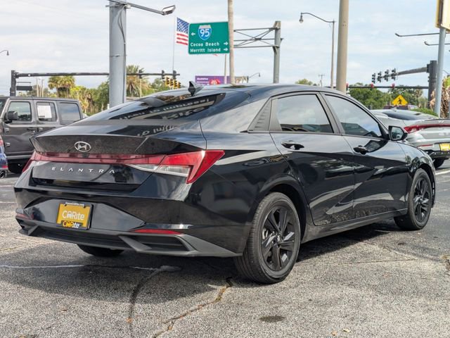 Used 2021 Hyundai Elantra SEL w/ Cargo Package FWD image 5