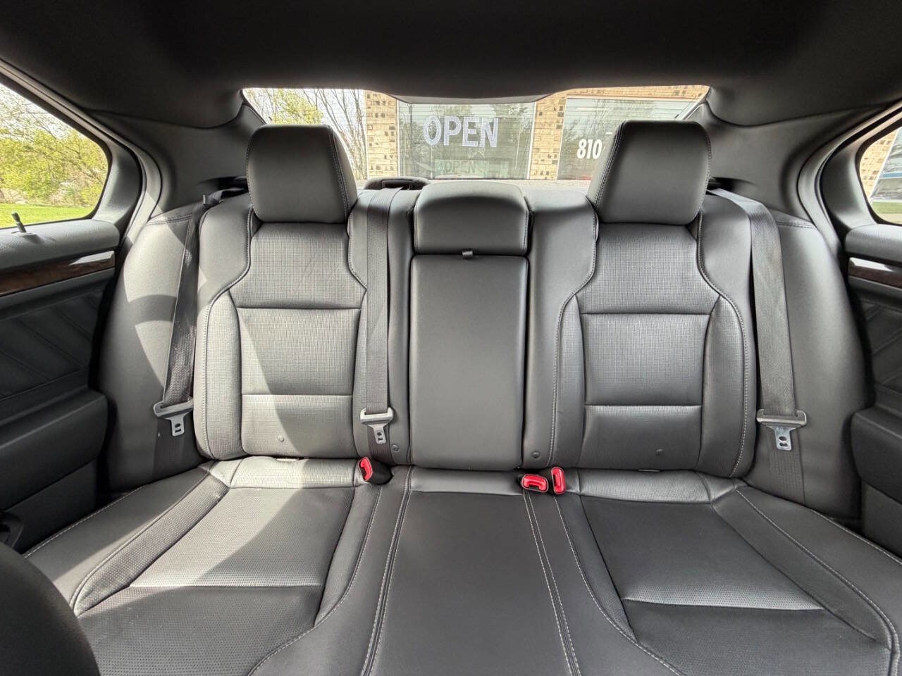Used 2014 Ford Taurus Limited FWD image 20