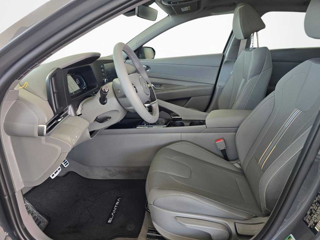 New 2026 Hyundai Elantra SEL Sport Premium FWD image 18