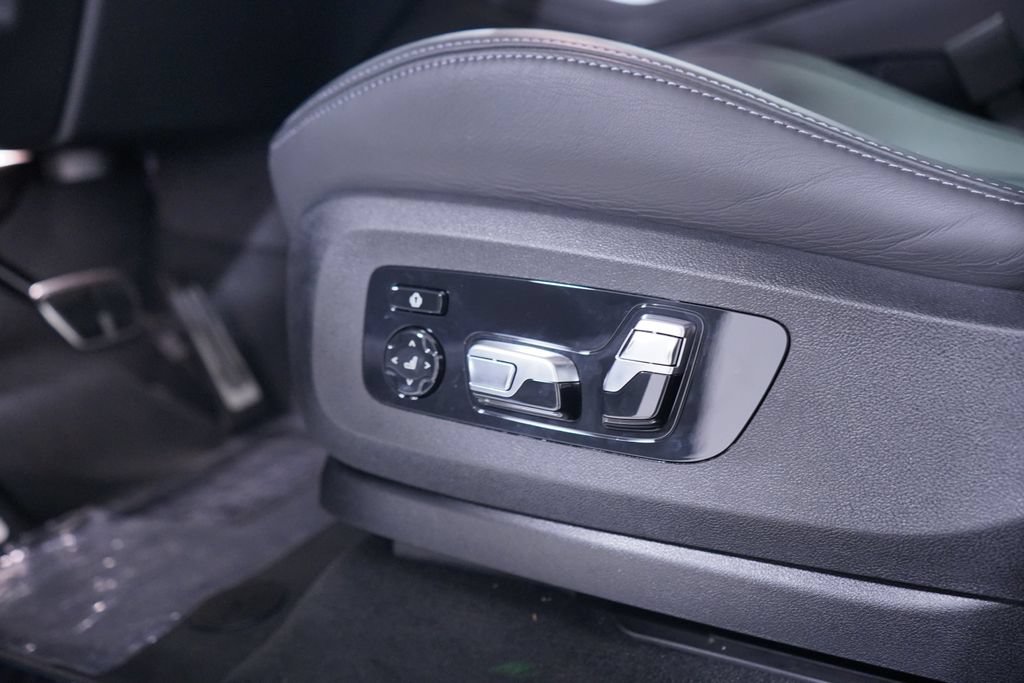 New 2026 BMW X5 M Competition w/ Executive Package AWD/4WD image 8