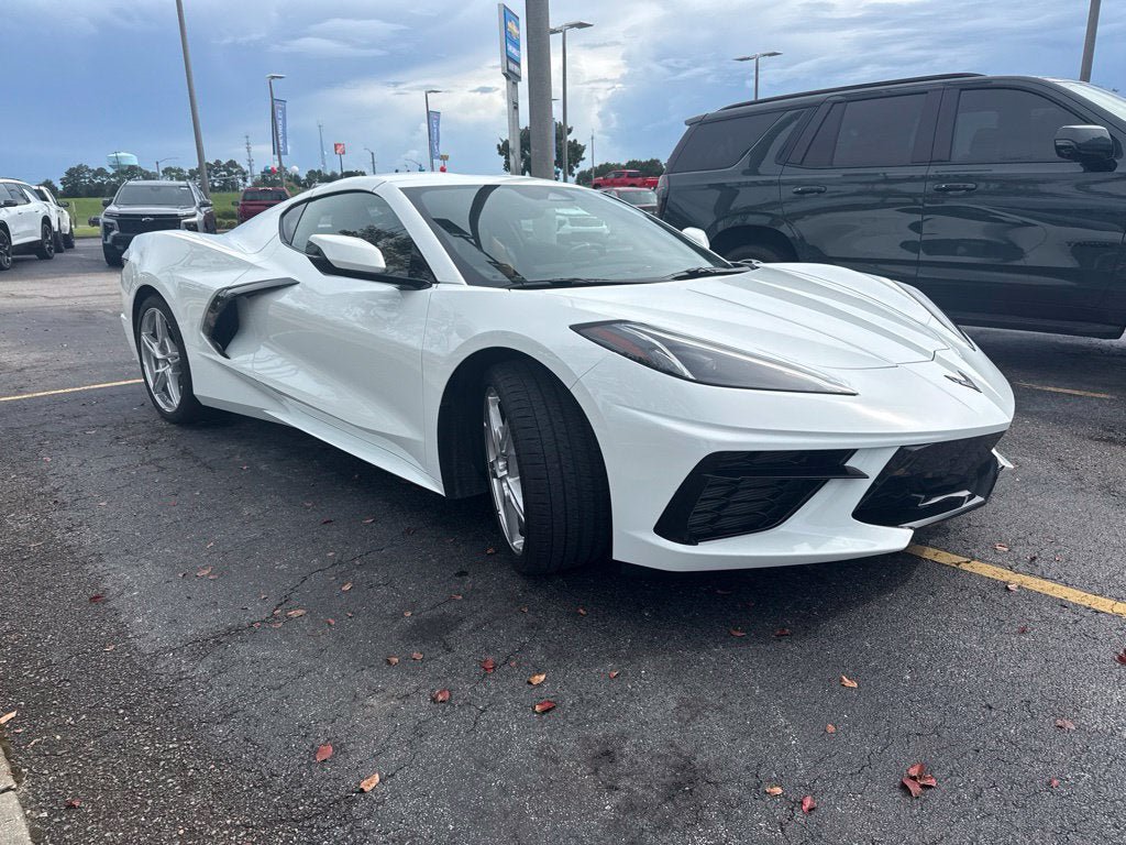 Used 2025 Chevrolet Corvette Stingray Preferred Cpe RWD image 2