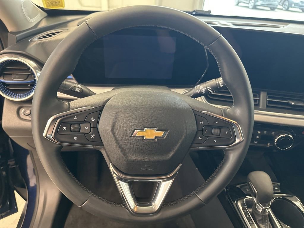 Used 2024 Chevrolet Trax LT w/ Driver Confidence Package FWD image 7