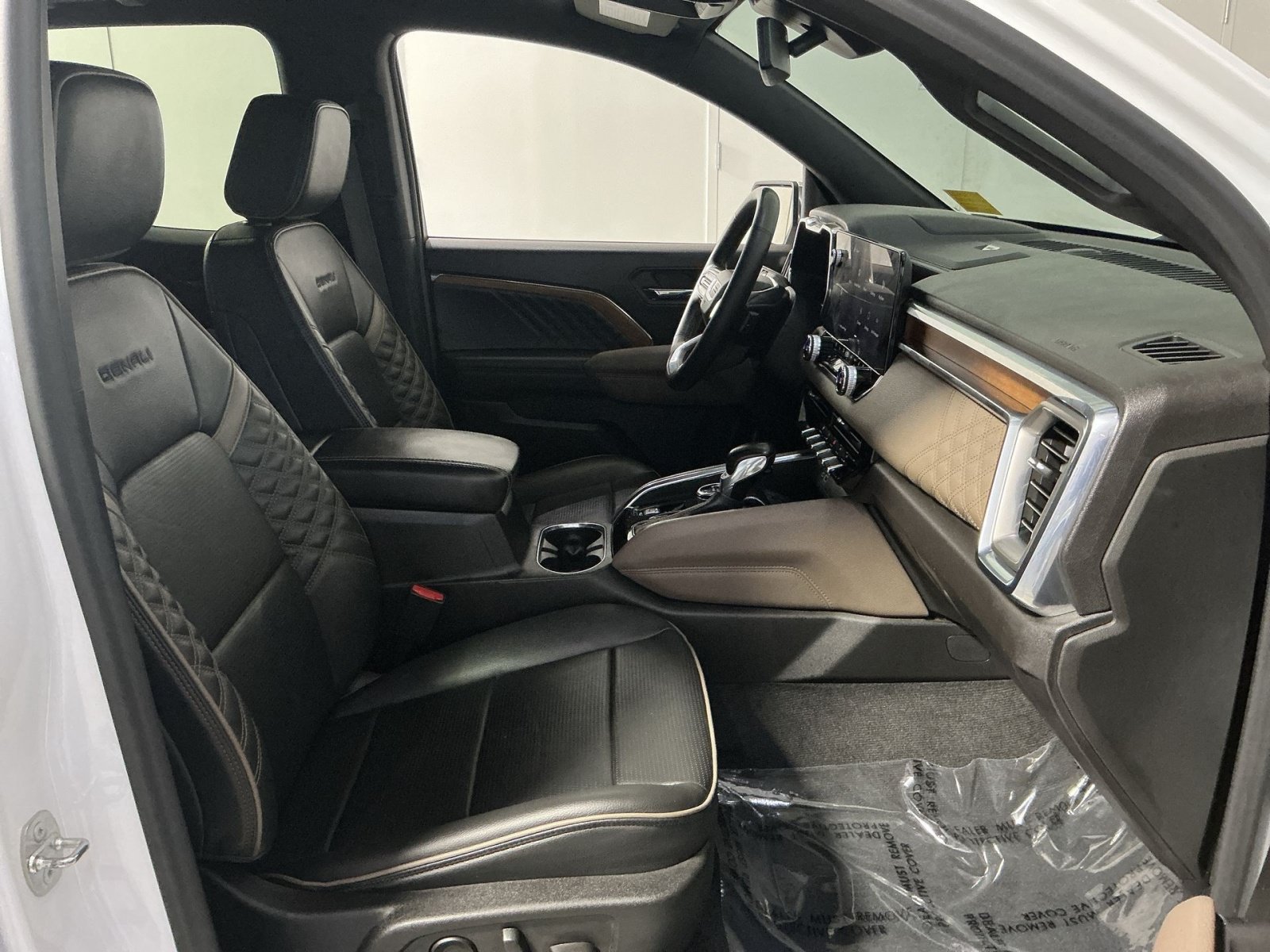 Used 2023 GMC Canyon Denali AWD/4WD image 26