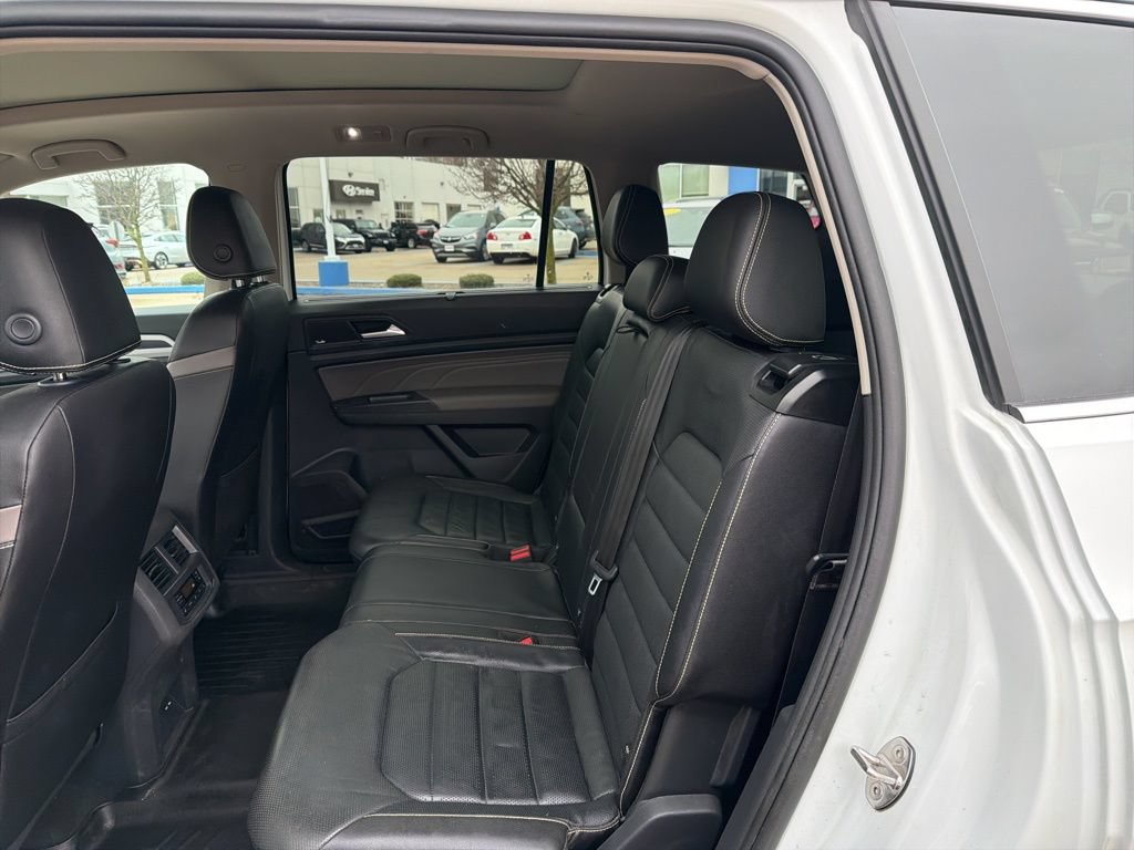 Used 2023 Volkswagen Atlas SEL Premium AWD/4WD image 16