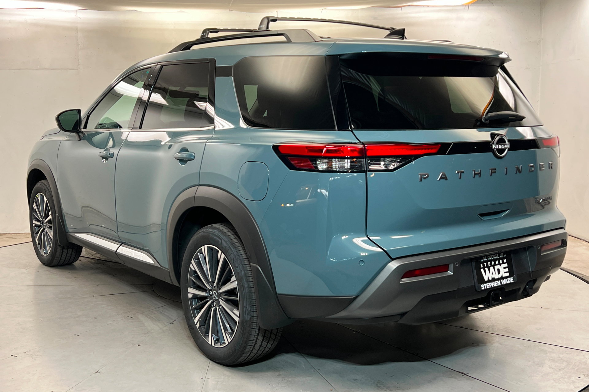 New 2026 Nissan Pathfinder Platinum AWD/4WD image 3