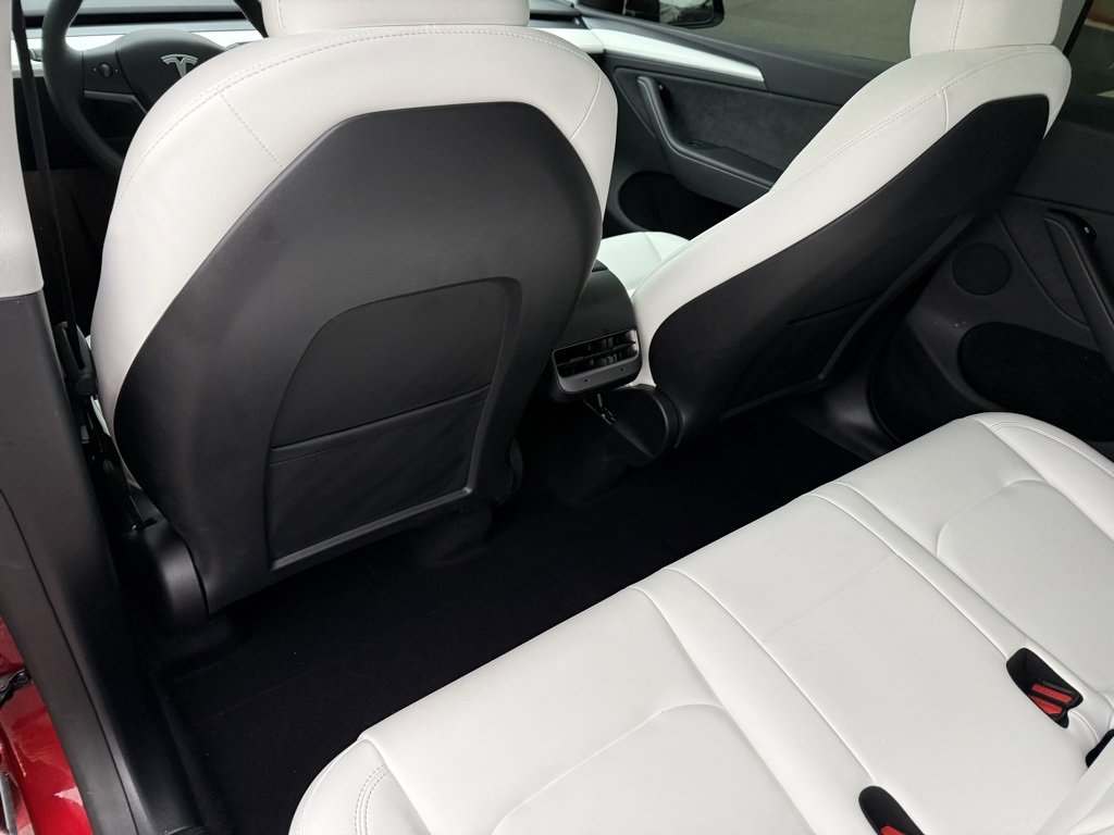 Used 2025 Tesla Model Y Performance image 25