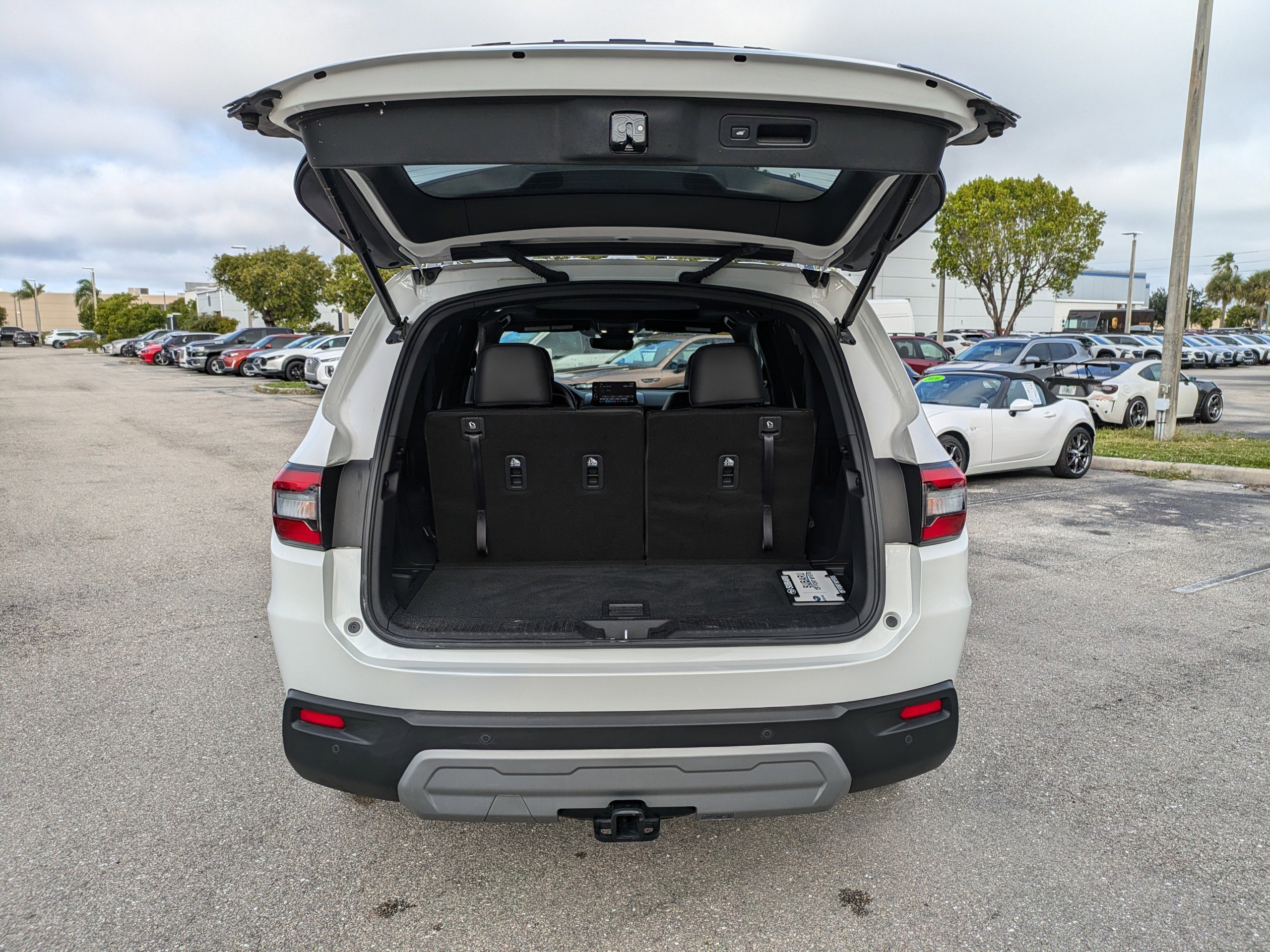 Used 2023 Honda Pilot TrailSport image 12