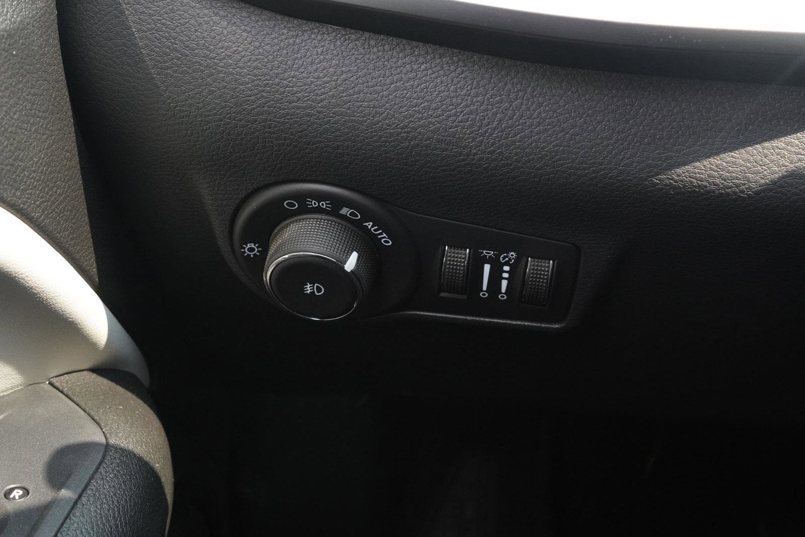 New 2025 Jeep Compass Limited image 20