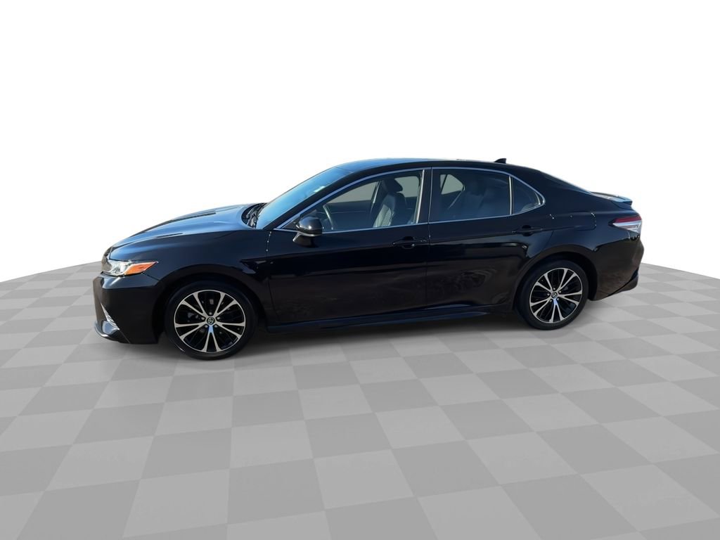 Used 2020 Toyota Camry SE image 5