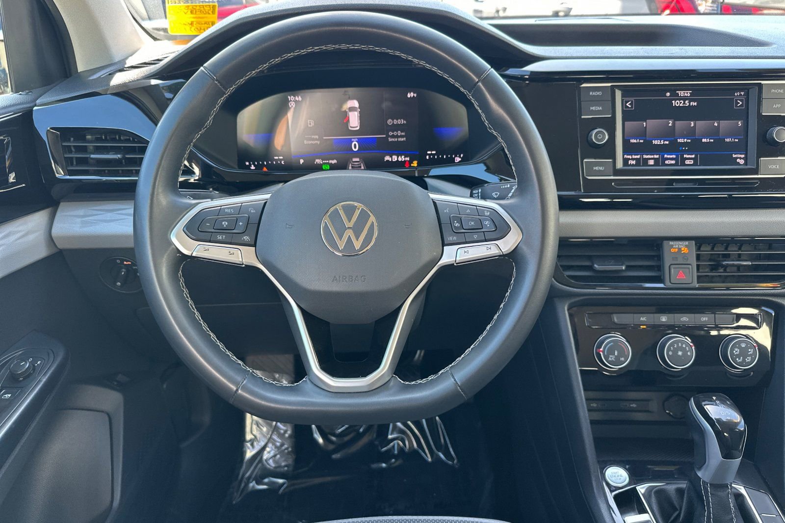 Used 2024 Volkswagen Taos S FWD image 17