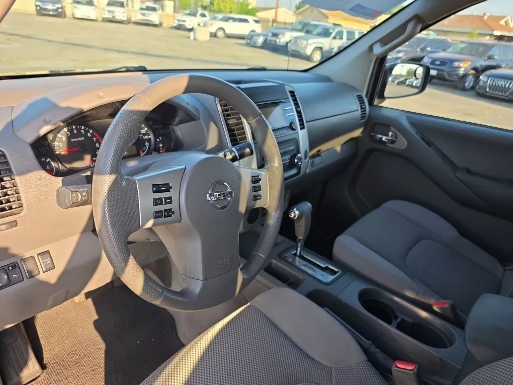 Used 2013 Nissan Frontier SV RWD image 20