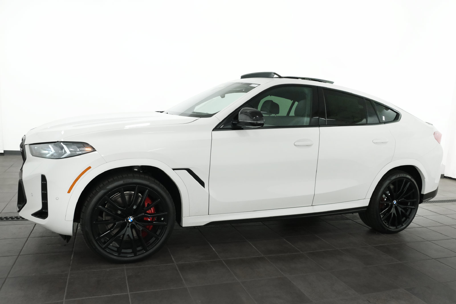 New 2027 BMW X6 M60i AWD/4WD image 3