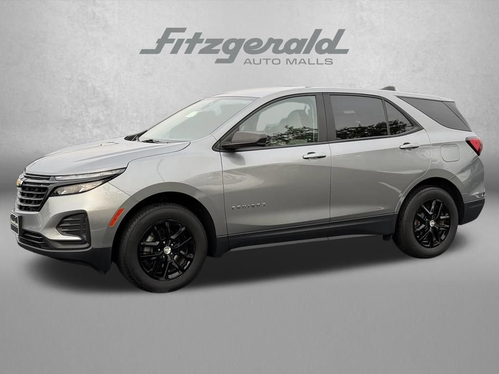 Used 2023 Chevrolet Equinox LS w/ LS Convenience Package AWD/4WD image 3