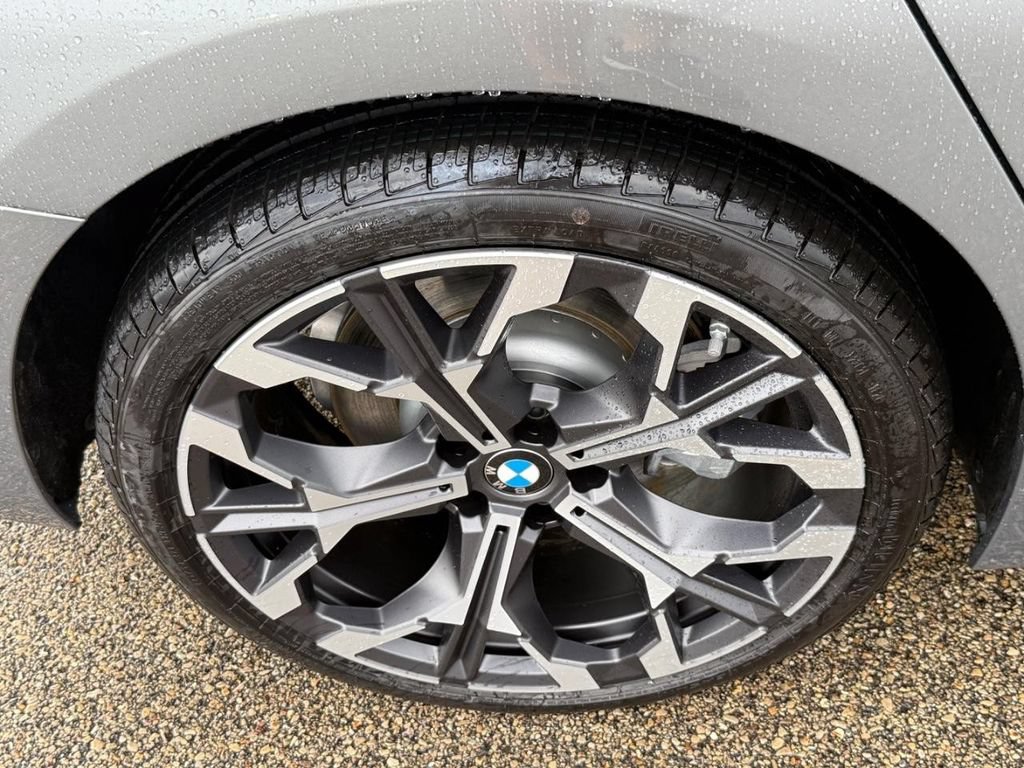 New 2026 BMW 330i xDrive Sedan w/ Premium Package AWD/4WD image 4