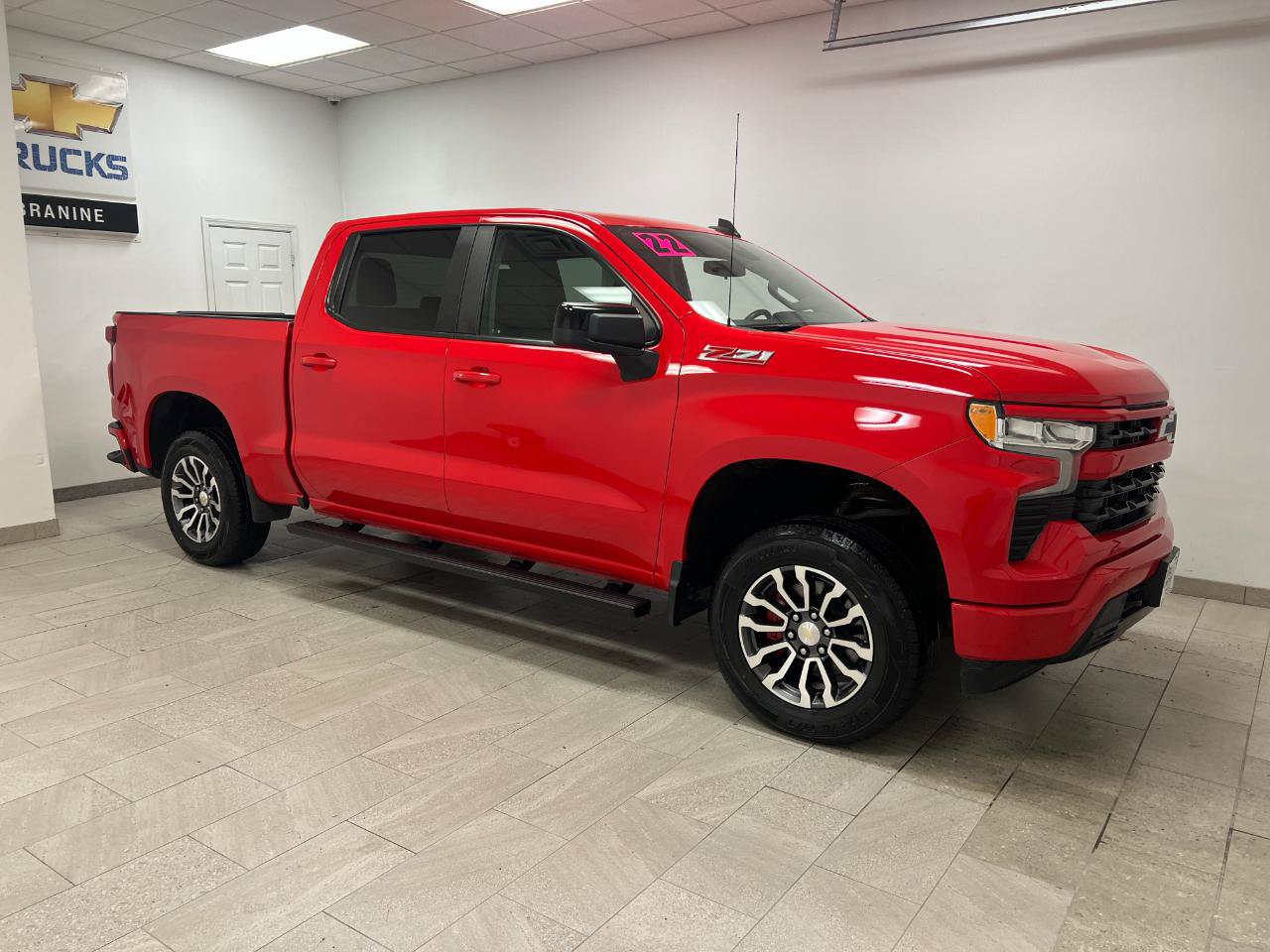 Used 2022 Chevrolet Silverado 1500 RST AWD/4WD image 11
