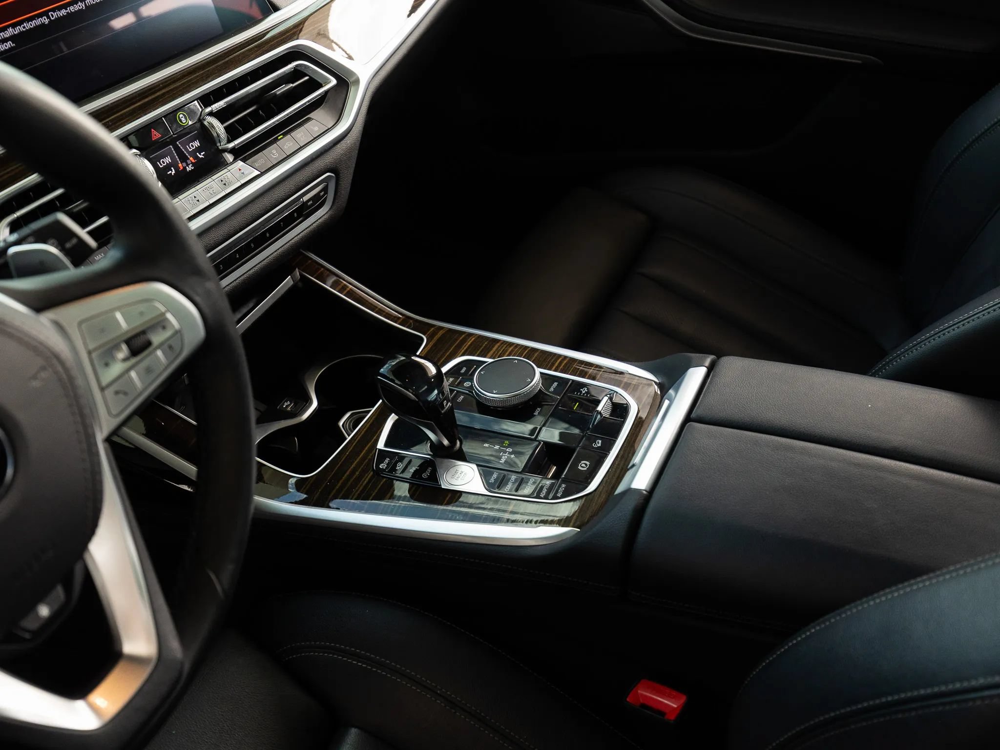 Used 2022 BMW X7 xDrive40i w/ Premium Package AWD/4WD image 38