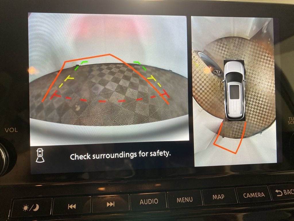 Used 2023 Nissan Pathfinder Platinum image 4