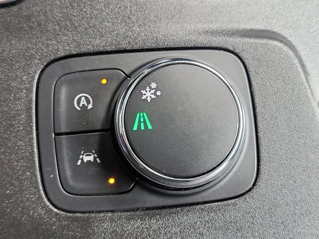 Used 2022 Chevrolet Traverse LS FWD image 17