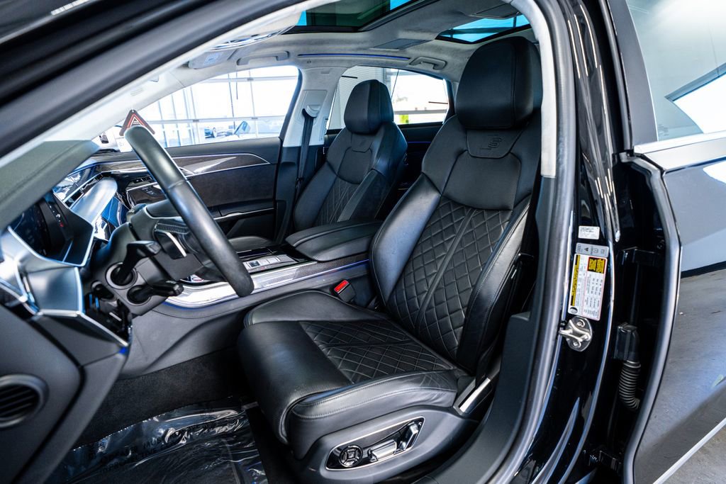Used 2020 Audi S8 L image 35