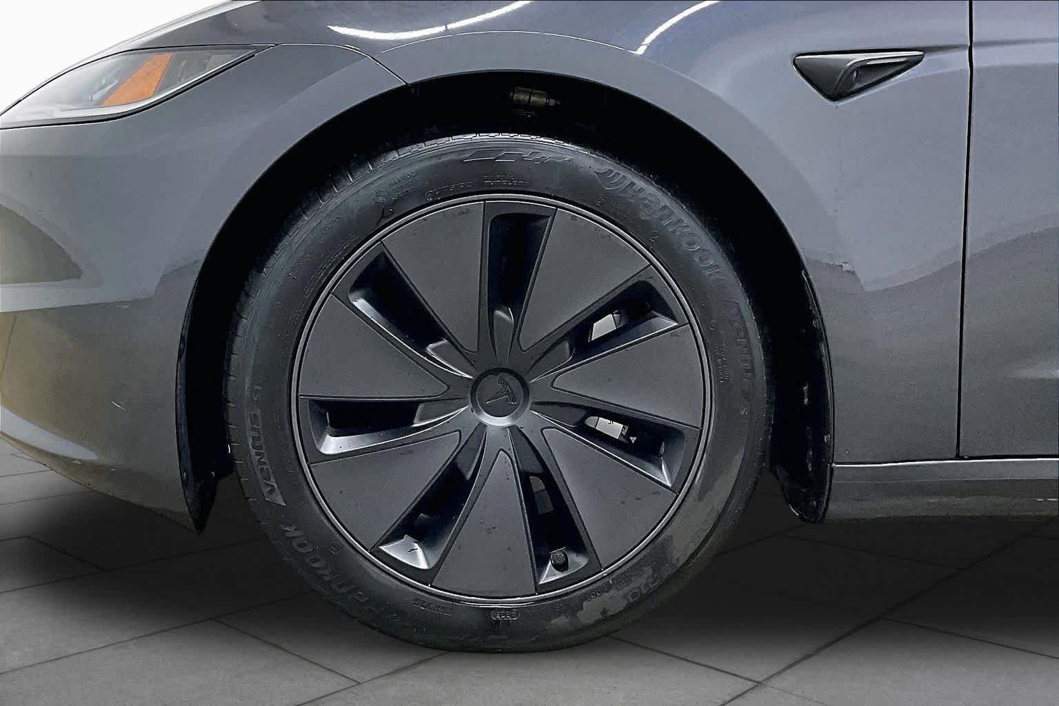 Used 2024 Tesla Model 3 Standard Range RWD image 10