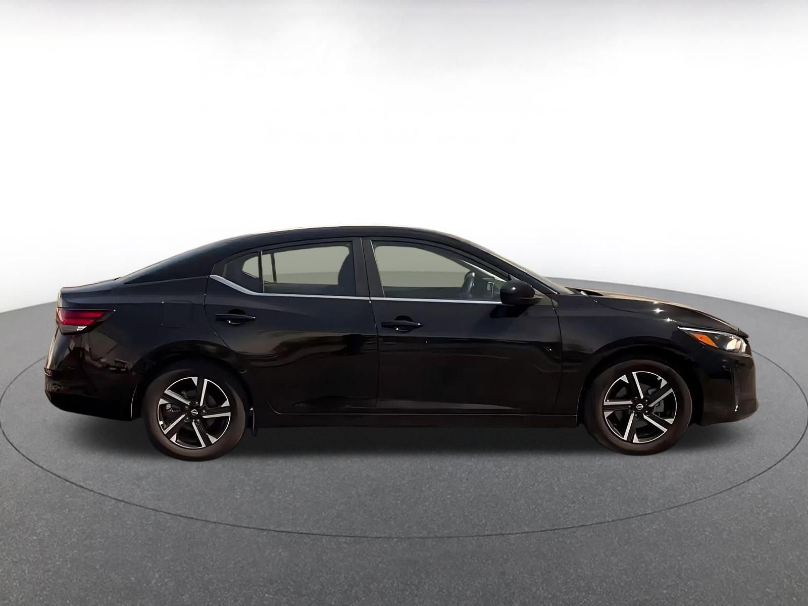 Used 2025 Nissan Sentra SV image 16