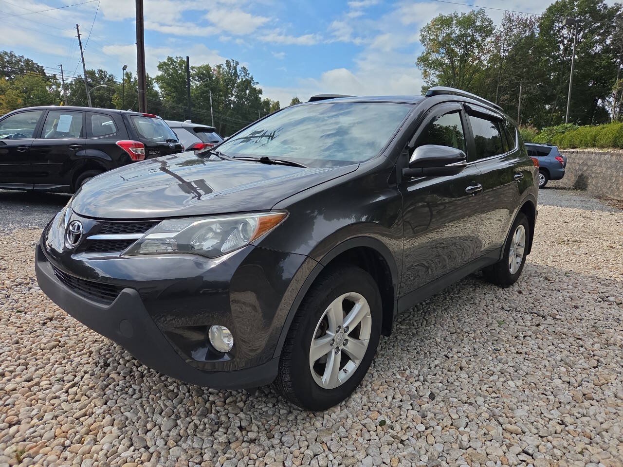 Used 2013 Toyota RAV4 XLE AWD/4WD image 3