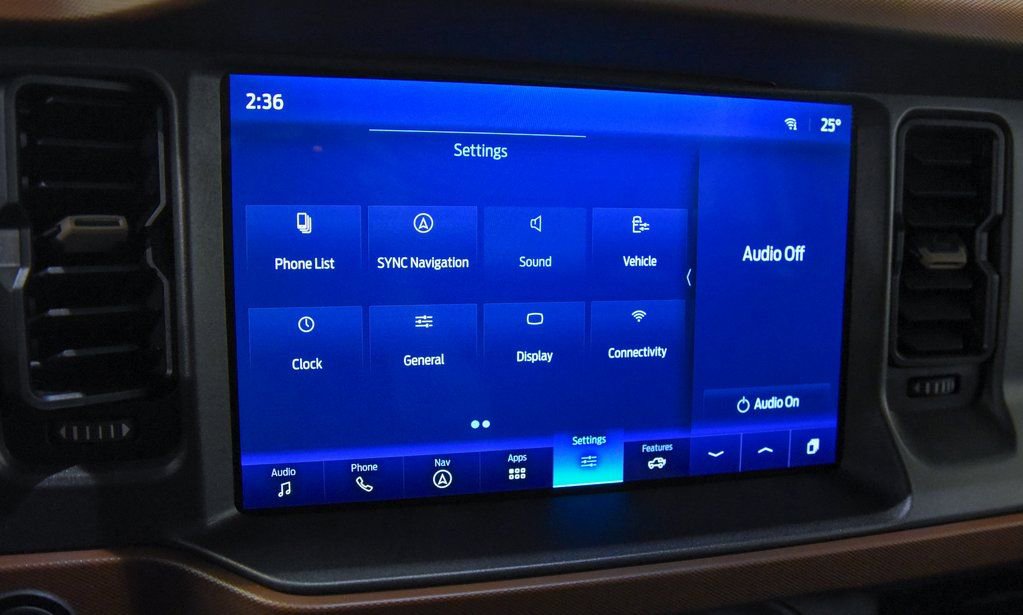 Used 2024 Ford Bronco Outer Banks image 7