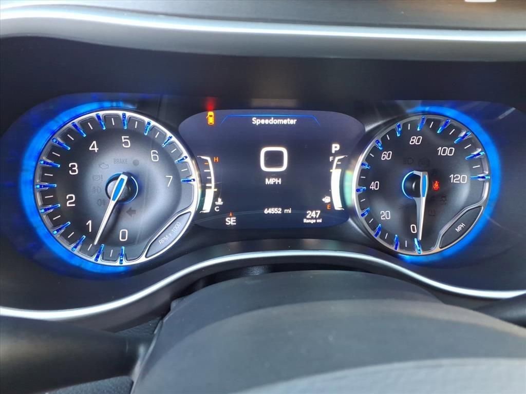 Certified 2024 Chrysler Pacifica Touring-L image 28