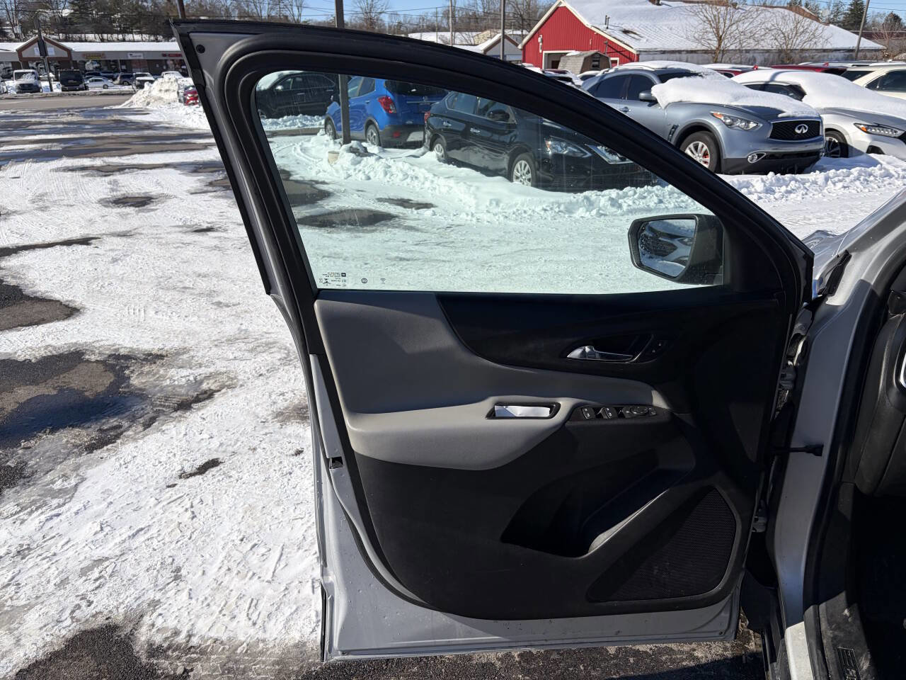 Used 2020 Chevrolet Equinox LS image 18