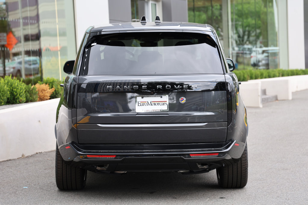 New 2026 Land Rover Range Rover Long Wheelbase SE AWD/4WD image 3