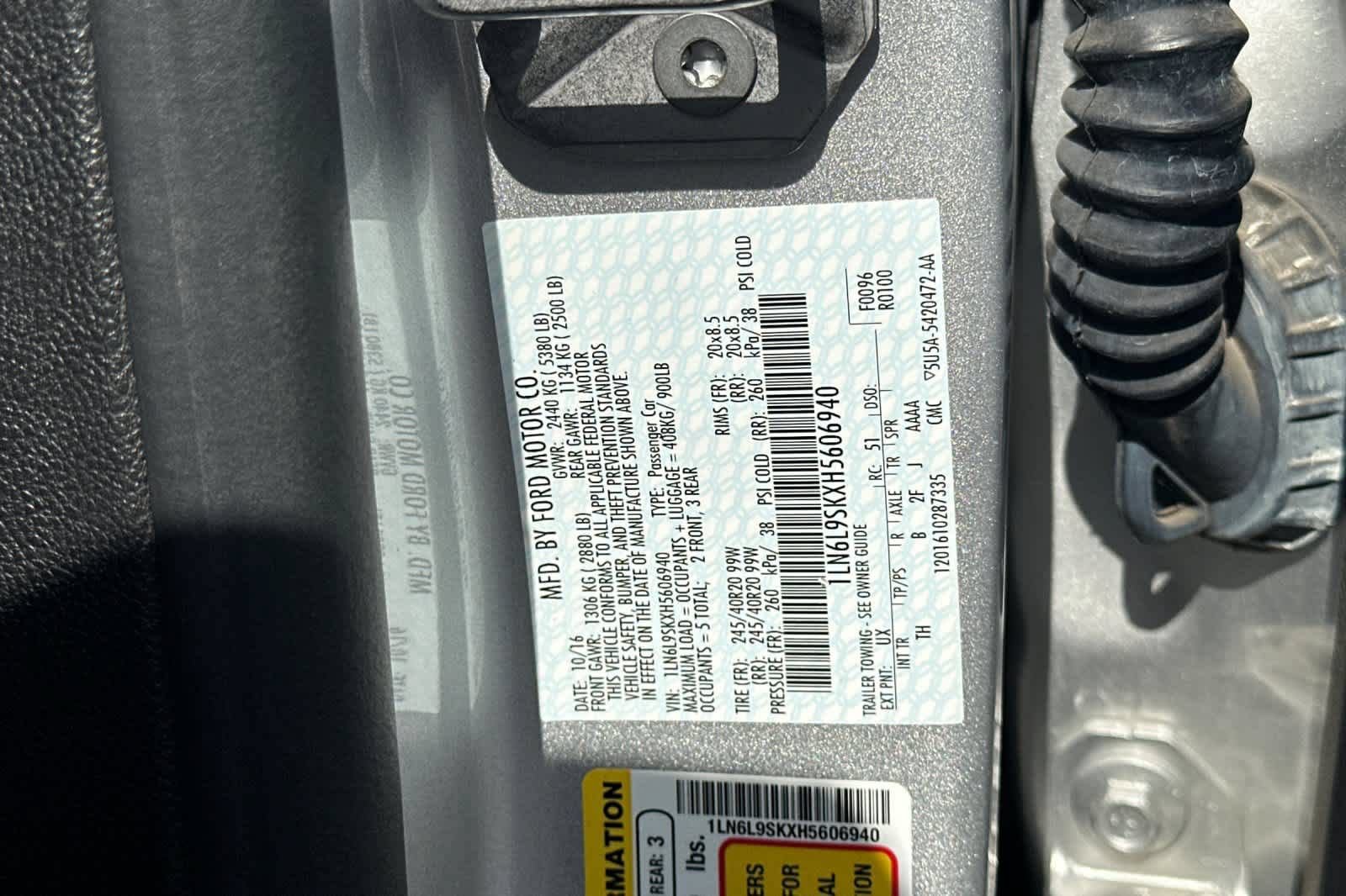 Used 2017 Lincoln Continental Select FWD image 29