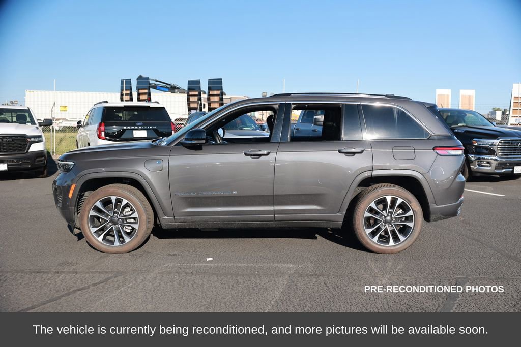 Used 2023 Jeep Grand Cherokee Overland w/ Advanced Protech Group III image 2