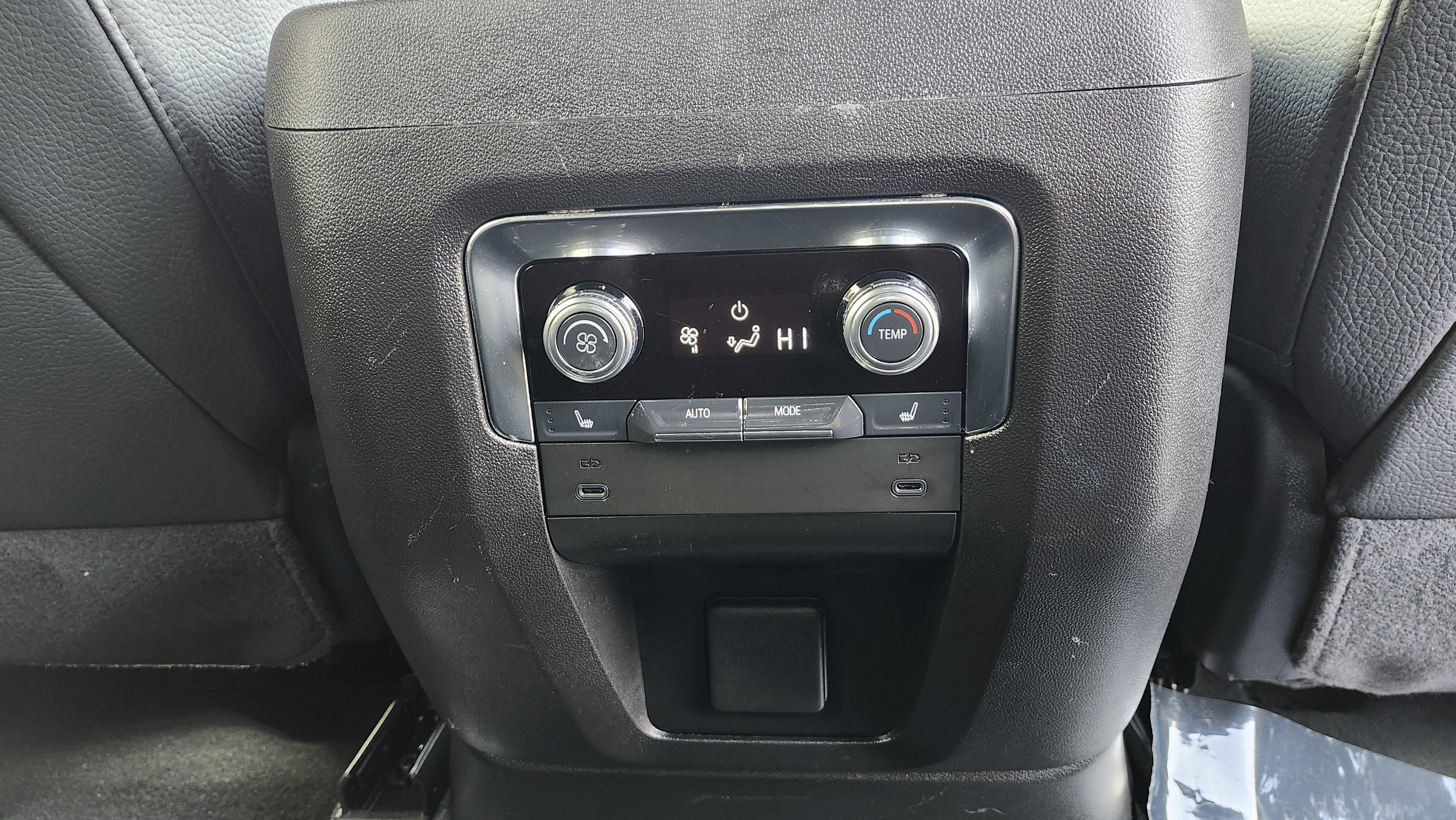 Used 2025 GMC Yukon Denali image 23