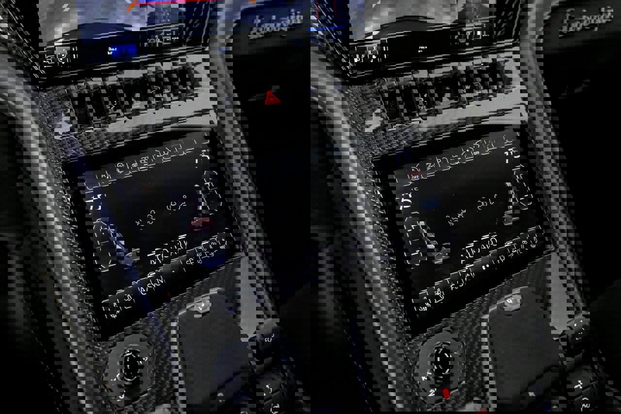 Used 2023 Lamborghini Urus Performante image 42