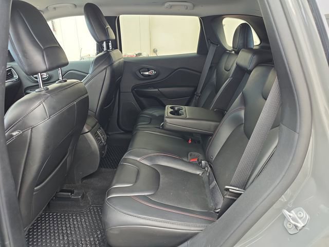 Used 2019 Jeep Cherokee Trailhawk w/ Cold Weather Group image 23