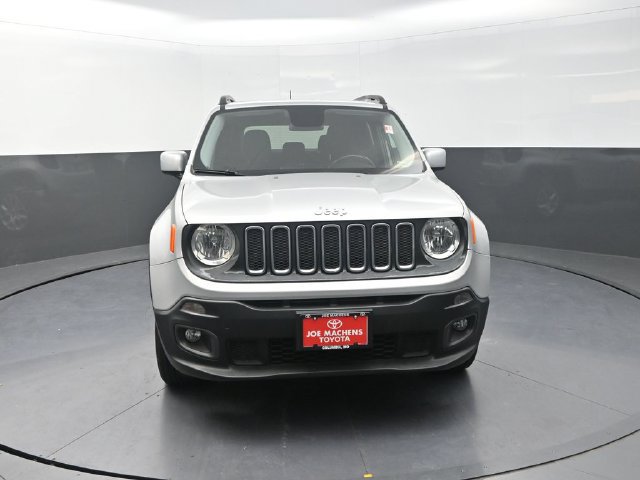 Used 2017 Jeep Renegade Latitude w/ Cold Weather Group AWD/4WD image 2