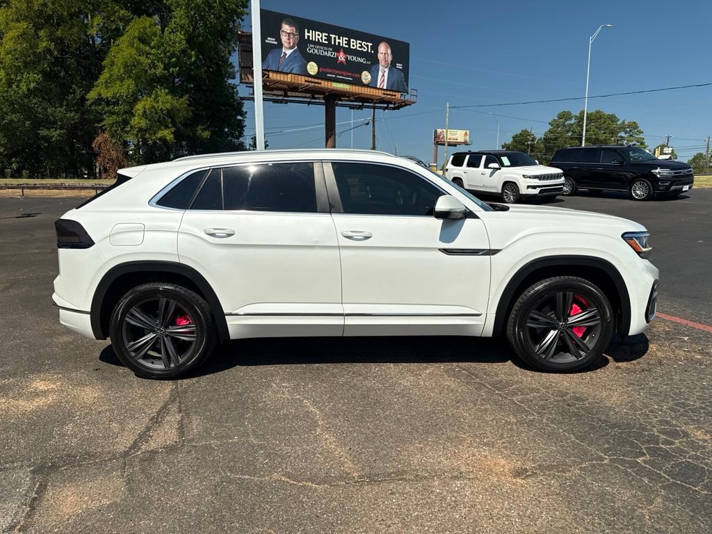Used 2022 Volkswagen Atlas Cross Sport SEL R-Line AWD/4WD image 5