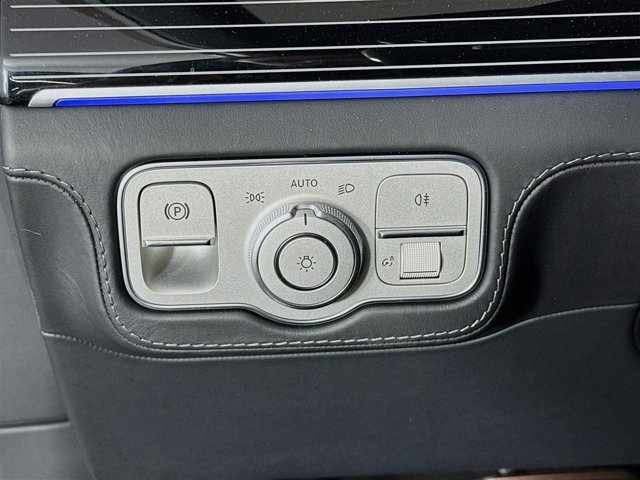 Used 2024 Mercedes-Benz Maybach GLS 600 4MATIC image 10