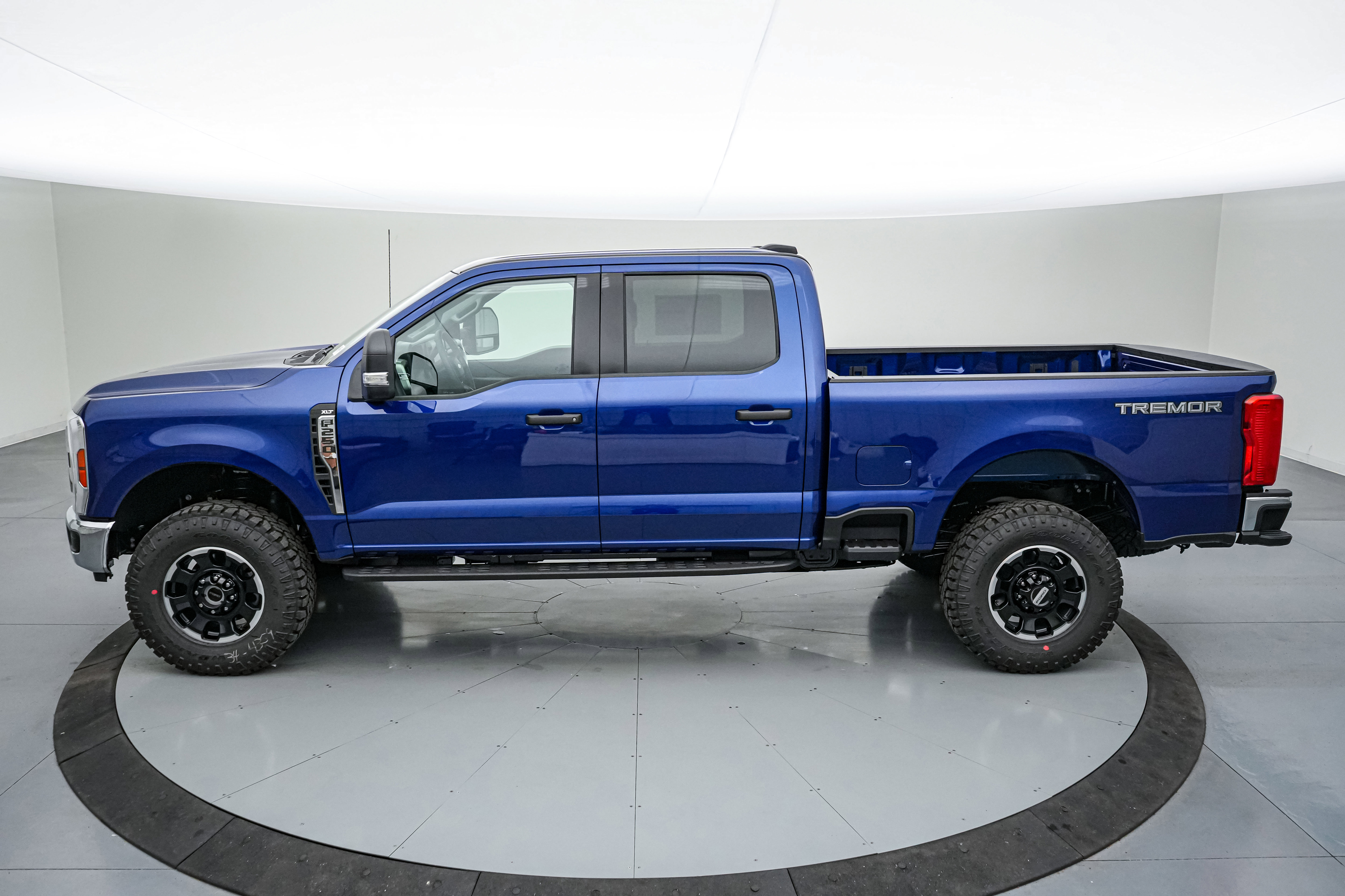 New 2026 Ford F250 XLT w/ Tremor Off-Road Package image 8