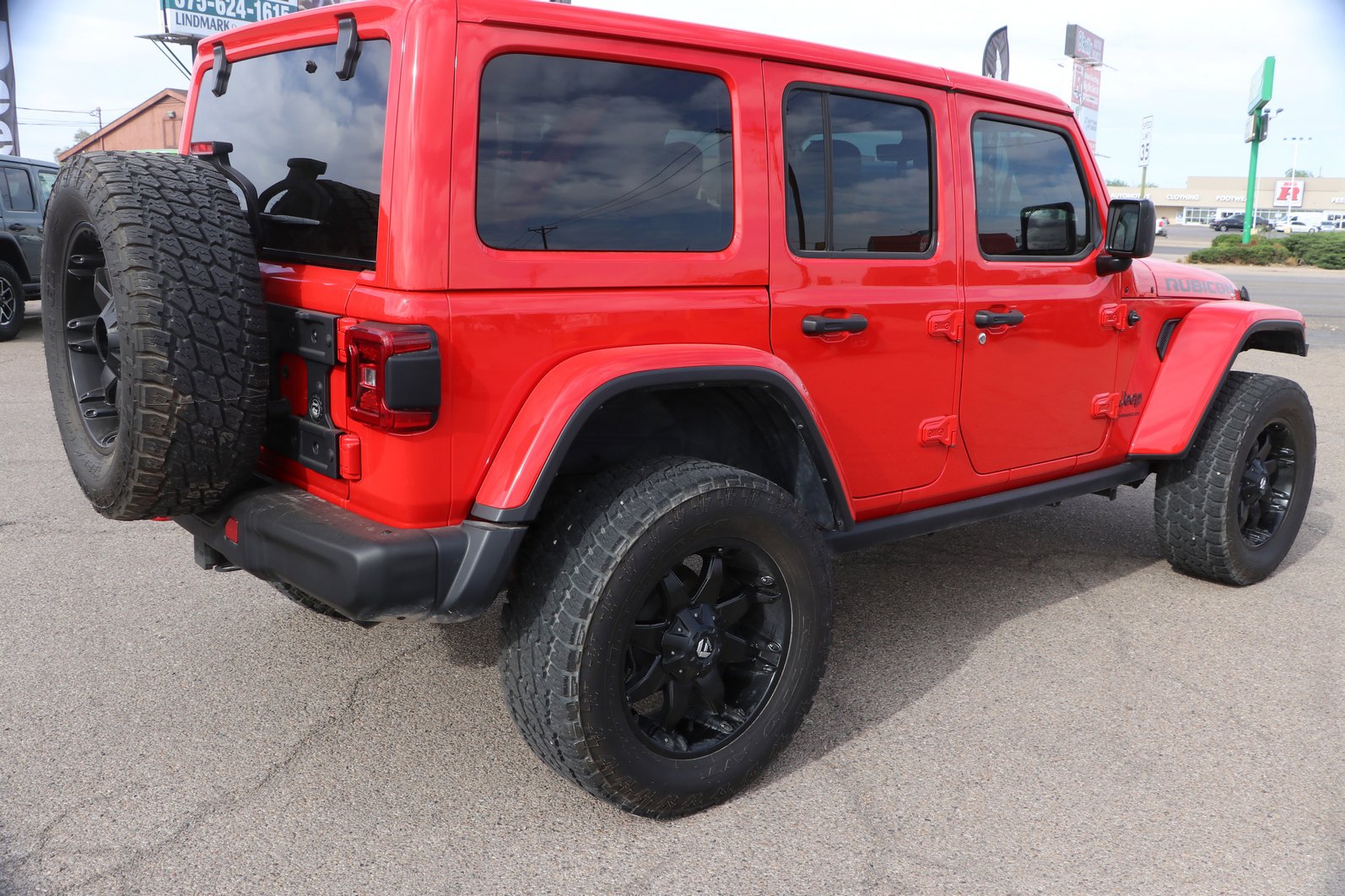 Used 2023 Jeep Wrangler Unlimited Rubicon w/ Steel Bumper Group AWD/4WD image 7