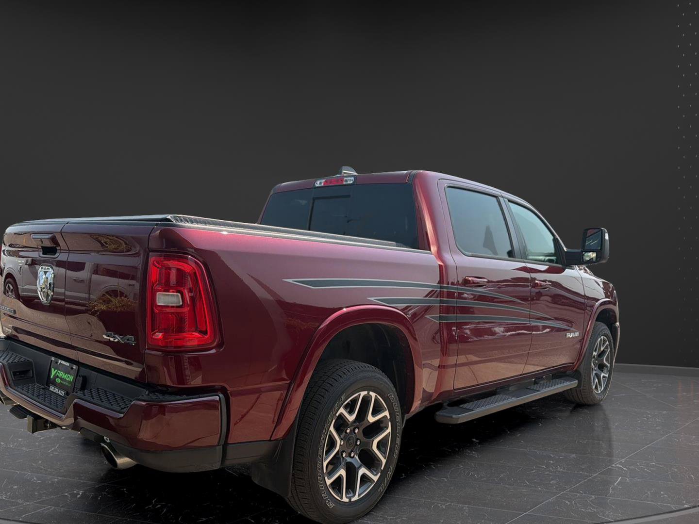 Used 2025 RAM 1500 Laramie AWD/4WD image 5