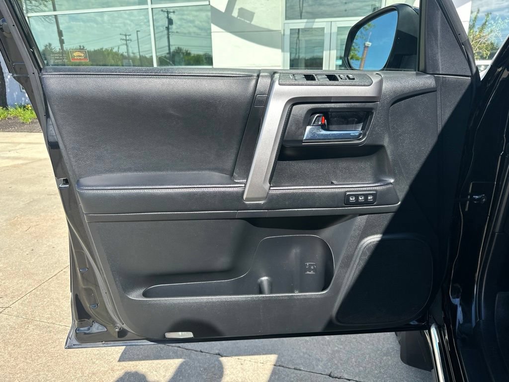 Used 2020 Toyota 4Runner Limited AWD/4WD image 13