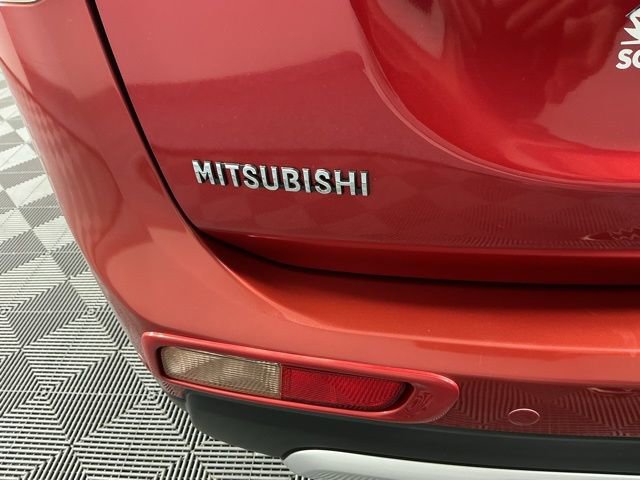 Used 2015 Mitsubishi Outlander SE AWD/4WD image 20