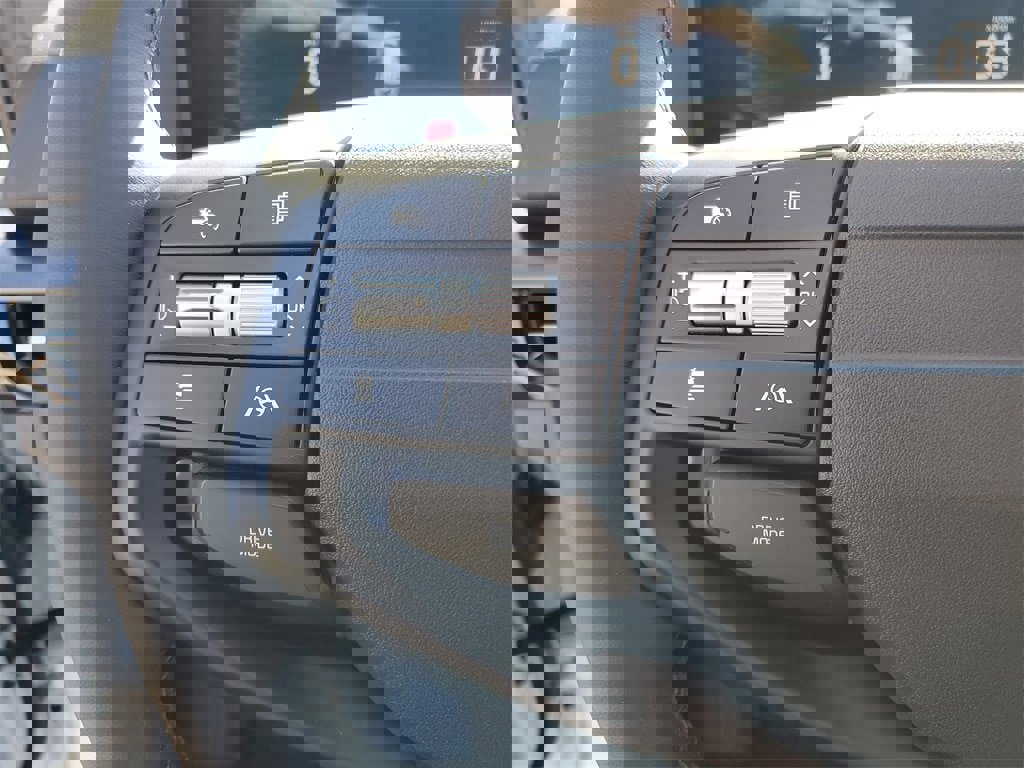 New 2026 Kia Sportage EX image 11